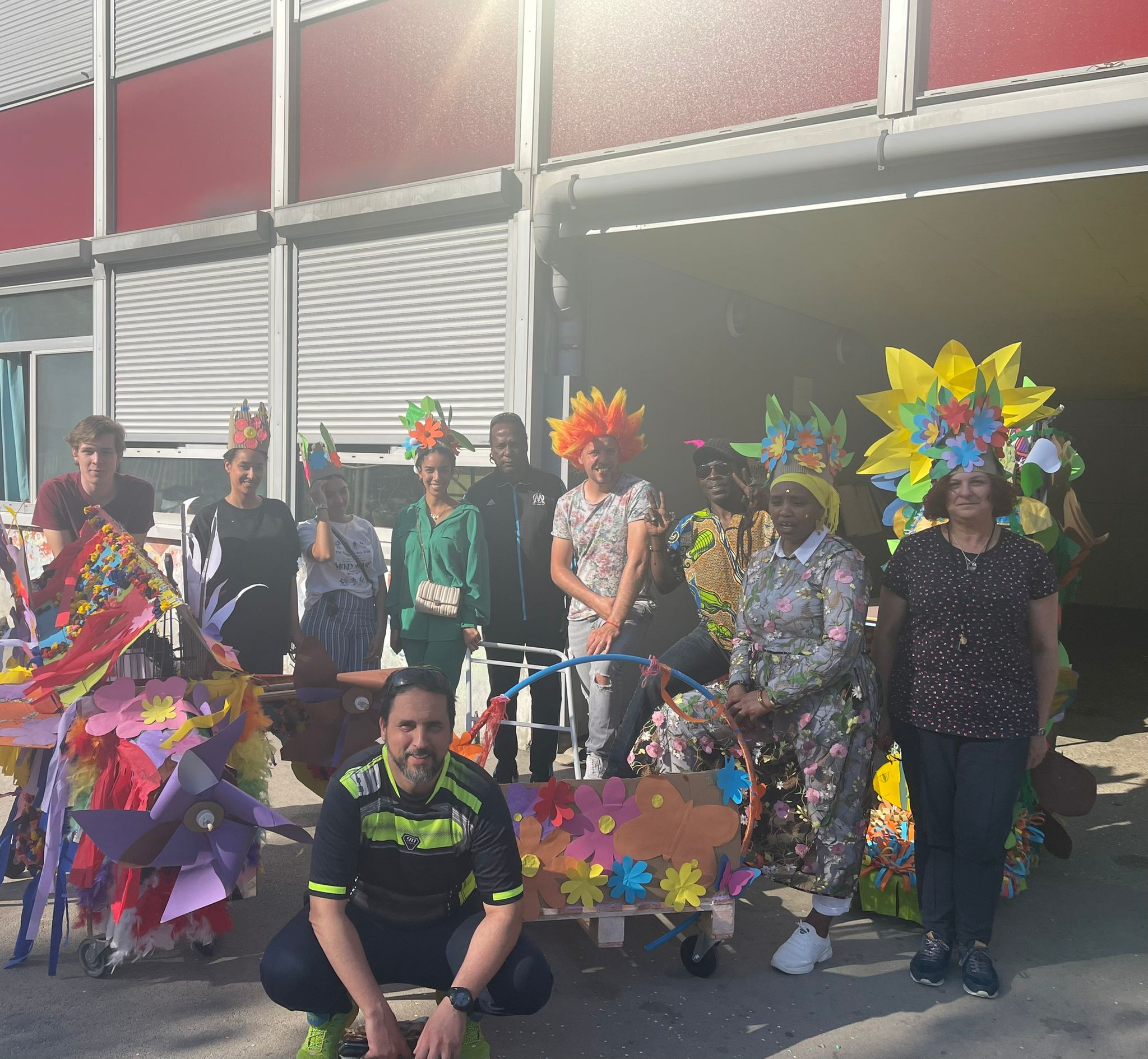 Très petits et grands très heureux de se retrouver autour d'une fête géante !