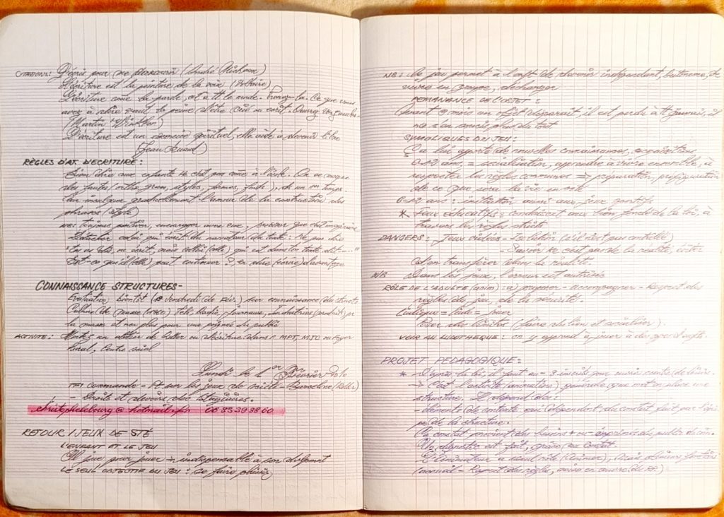 Lire / Écrire...l'une de mes passions depuis la maternelle ! Le saviez-vous ? L’Écriture c'est tout simplement de l'Art. Dessiner des lettres, des chiffres ou des formes (Dessin) c'est exactement pareil. D'ailleurs, je vous rencarde au NidArts pour en partager les techniques avec vous, et vos enfants. A TRÈS BIENTÔT ! PLAISIR DE LIRE, PLAISIR DES YEUX GARANTIS !