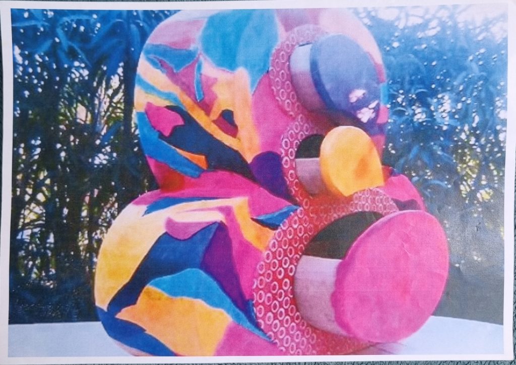 Projets à venir: Meubles en Carton.
Note: Images illustratives. Ne sont pas les réalisations de l'artiste Jimmy Curtis. 
Auteur: Association "C du Carton" lieu d'apprentissage de l'artiste.
Année: 2016, Montpellier.