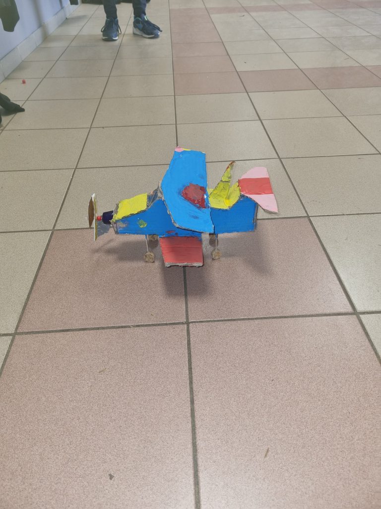 Projet: Aviation et Fusées.
ALSH Alain Savary Montpellier.
Activités d'éveil Technique: Comment ça "Marchent" ces engins ?