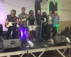 Concert organisé par une coalition de parents d'élèves des plus gentils au monde ! Maternelles S. Signoret et Primaires J. Brel.