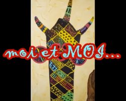 Copie de masque de très hauts Dignitaires bamilékés (Ethnie du Cameroun). Gouache fluo sur pied de vieux pantalon noir. But: Décoration d'intérieur. Lieu: Domicile Madame et Monsieur Jimmy Curtis. Propriété: Privée familiale. Image ayant servi pour affiches de concerts, etc. Dimensions: