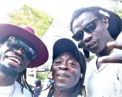 Maestros sénégalais en Percussions: Djembés, Doum, Tambour-qui-parle, etc et danses sénégalaises dirigées par Aziz Ndiaye (Pas sur la photo)
Mr Paco: Président association Africatala. MPT Rosa Parck Montpellier "Retrouvailles des GAÏNDES" (Lions en Wolof)