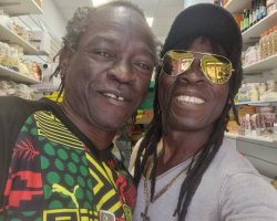 Le bro Fode a signé sur plusieurs de mes titres. L'aventure continue !
Initiateur en Percussions sénégalaises,
Formateur / Responsable de plusieurs groupes de musique,