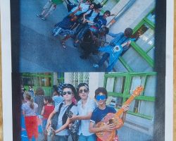 6 Mois de découvertes, de plaisirs, de joie à travers:
- Récupérations: Cartons, Bouts de bois, Petites lattes,
- Tests & usage de Scie à bois, Scie sauteuse, Râpes, Papiers de verre, ponceuse électrique, Colles fortes, Vis, Câbles de frein de vélo, etc, pour:
- Se fabriquer sa propre Guitare (Souvenir d'école élémentaire - Excellentes vacances).
- Épater parents, amis et public lors du concert de fin d'année scolaire, l'évènement "AniMania".
- S'investir plus tard dans: La Musique et/ou la Lutherie. Éveil Musical / Fabrication. Entre les instruments de Musique (par Récupération) et l'Initiation à la Lutherie, on Découvre, Rêve, Essaie, Risque, Produit, S’amuse, Patiente, Partage, Échange, Aide, etc... Aventure palpitante vers un beau futur métier: la Lutherie et/ou la Musique-Guitare.