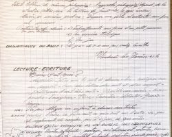 Quelques extraits de mon vieux cahier d'étudiant: Formation Adjoint d'Animation CEMEA Montpellier 2009 - 2010 Le saviez-vous ? L’Écriture c'est tout simplement de l'Art. Dessiner des lettres, des chiffres ou des formes (Dessin) c'est exactement pareil. D'ailleurs, je vous rencarde au NidArts pour en partager les techniques avec vous, et vos enfants. A TRÈS BIENTÔT ! PLAISIR DE LIRE, PLAISIR DES YEUX GARANTIS !