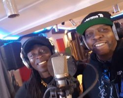 DJ Def Jam Master Gee & Jimmy Curtis. Les maçons au pied du mur: Micro !
Studio Artikal Band Montpellier.