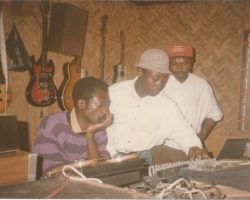 Studio Etienne Meli:
- Musicien: Alois Kemezop Edition harmonique et mélodique.
- Auteur Compositeur, Chanteur, Interprète: Félix Kemogne (Ken Farer).
- Arrangeur particulier de l'artiste: Orchestration, Guitariste, Maître de Chant/des Chœurs: Jimmy Curtis.
- Ingénieur du Son: Jimmy Curtis.
- Albums: 4
- 6 à 7 titres / album. Studio Etienne Meli: Fostex G16. Enregistreur analogique multipistes 16 pistes. Sur Bande 1/2 Pouce.