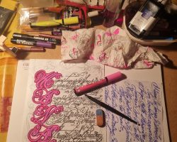 Manal
Acrostiche & dessin — Jimmy Curtis
Art visuel & poésie contemporaine.
Cette œuvre s’inscrit dans une démarche artistique indépendante de l'artiste.
Produit d'une commande.
Le prénom devient ici un support d’expression, un prétexte graphique et poétique, nourri par le respect, l'éloge, la valorisation, la considération humaine.
🎨 Sémantique & intention artistique:
Art du trait : le dessin structure l’espace, équilibre la lettre et le silence.
Poésie discrète : l’acrostiche suggère sans dévoiler, évoque sans expliquer, montre, démontre sans trahir
Valeurs humaines : Respect, Estime, Reconnaissance,
🧠 Connotations ouvertes:
Force des prénoms, élégance des lettres, beauté du langage épuré, coquetterie des vers, ect.